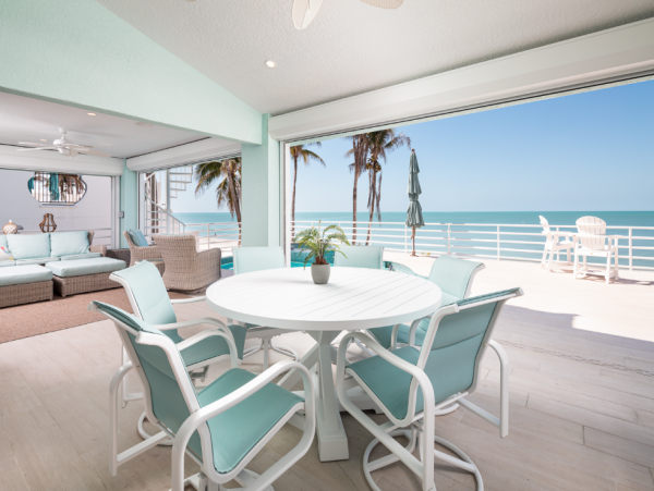 Luxury Beachfront Retreat on Bonita Beach - Unforgettable Family Getaway